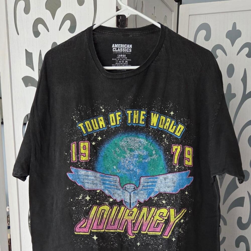 American Classics Journey Tour of the World 1979 Band Tee L NWOT